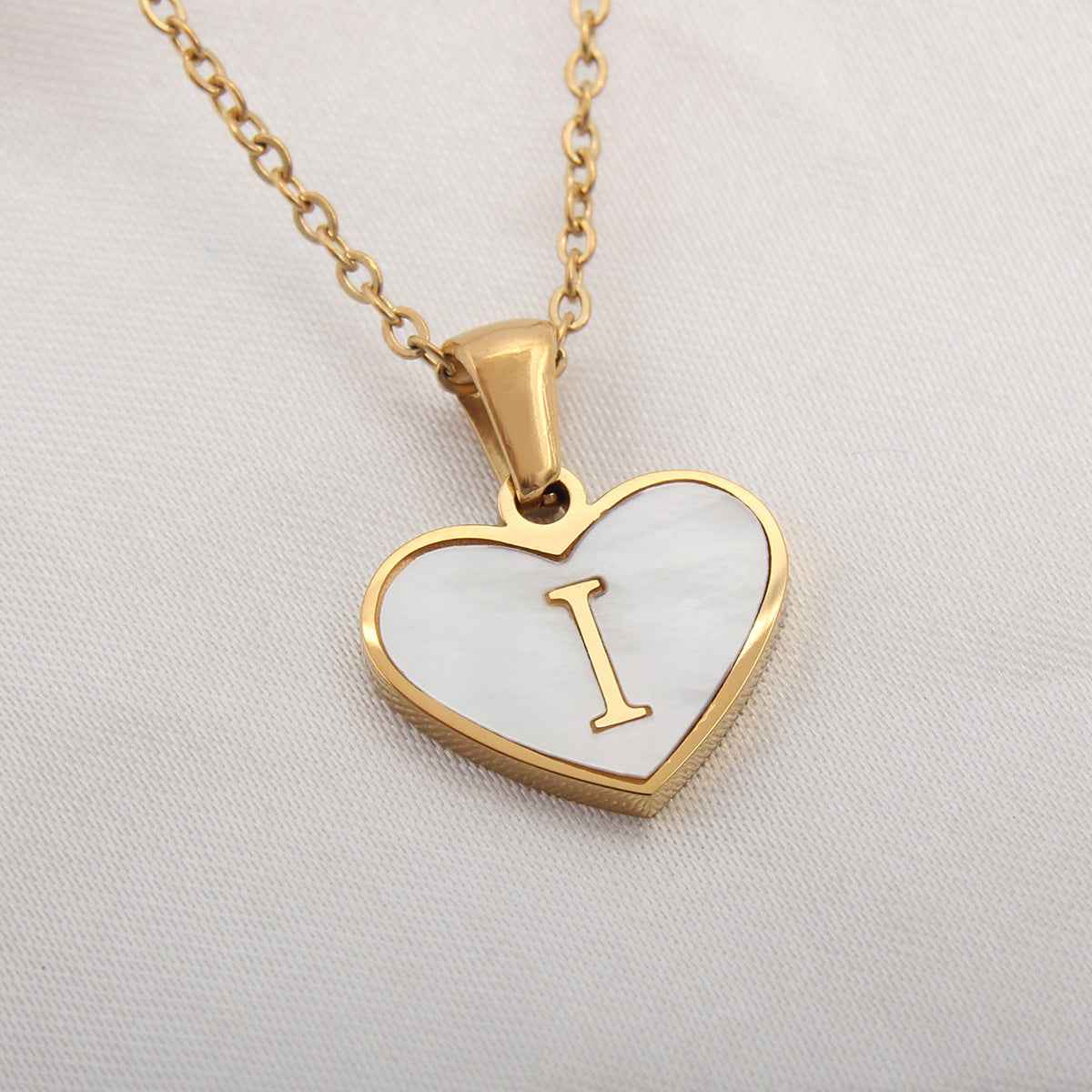Collier Lettre Initiale Cœur Coquillage Blanc - Bijou Personnalisé