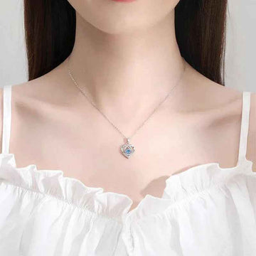 stylish silver necklace heart shape sparkling jewelry