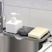 Sink Silicone Tray With Drain Soap Sponge Storage Holder Countertop Sink Scrubber Brush Soap Storage Rack Kitchen Organizer.Plateau en silicone évier avec porte-soupe de drainage porte-sorfière porte-éponge porte-éclaboussures en éclaboussures Brosse-soup
