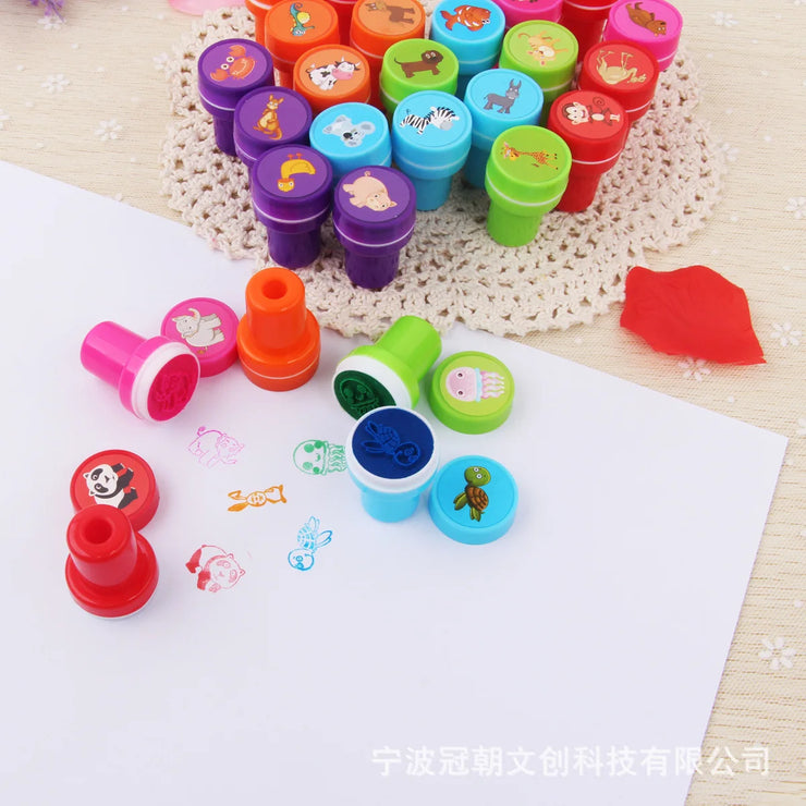 10pcs Assorted Stamps pour enfants Self-ink Stamps Enfants Stamps Smiley Face Sealbooking Diy Painting Photo Album Decor