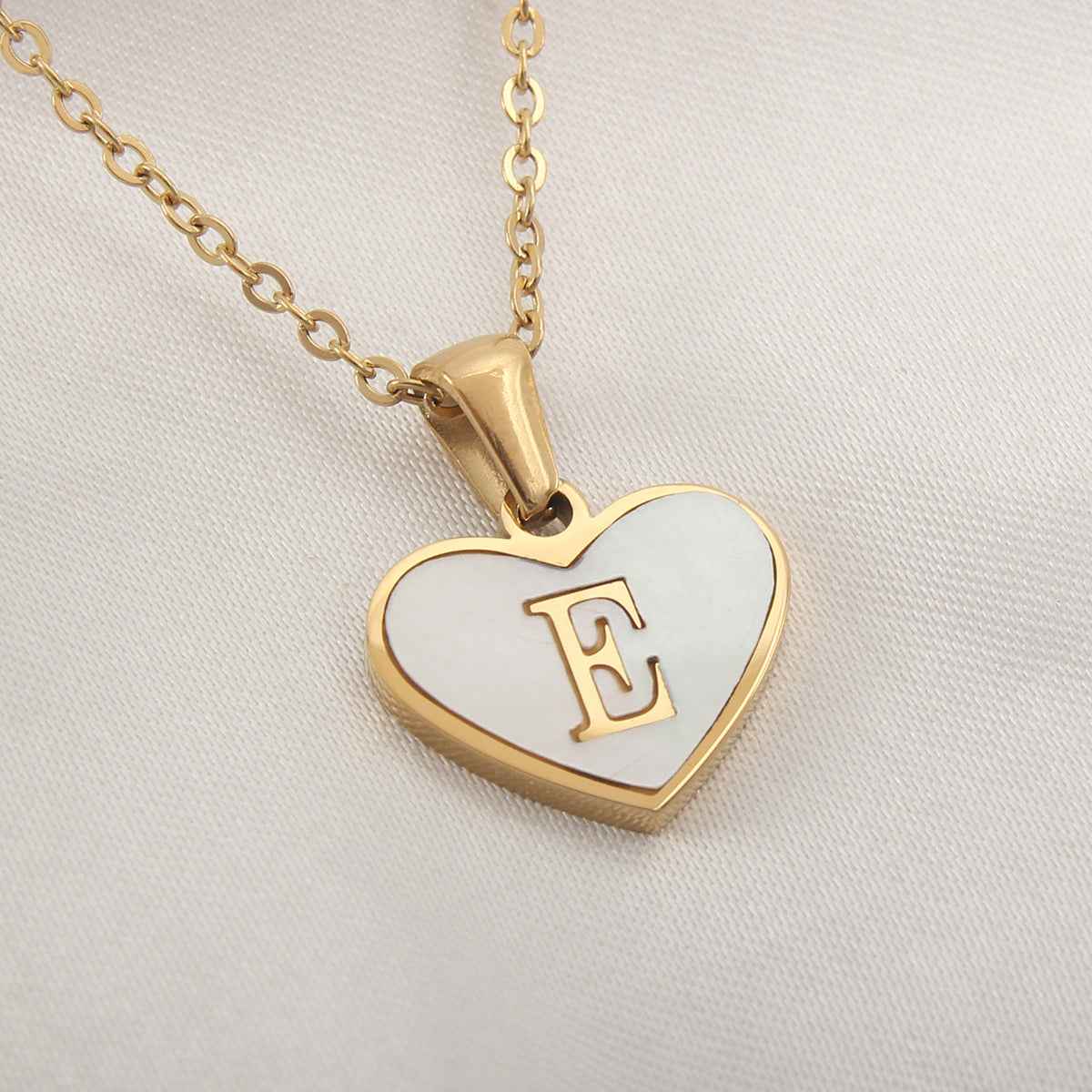 Collier Lettre Initiale Cœur Coquillage Blanc - Bijou Personnalisé