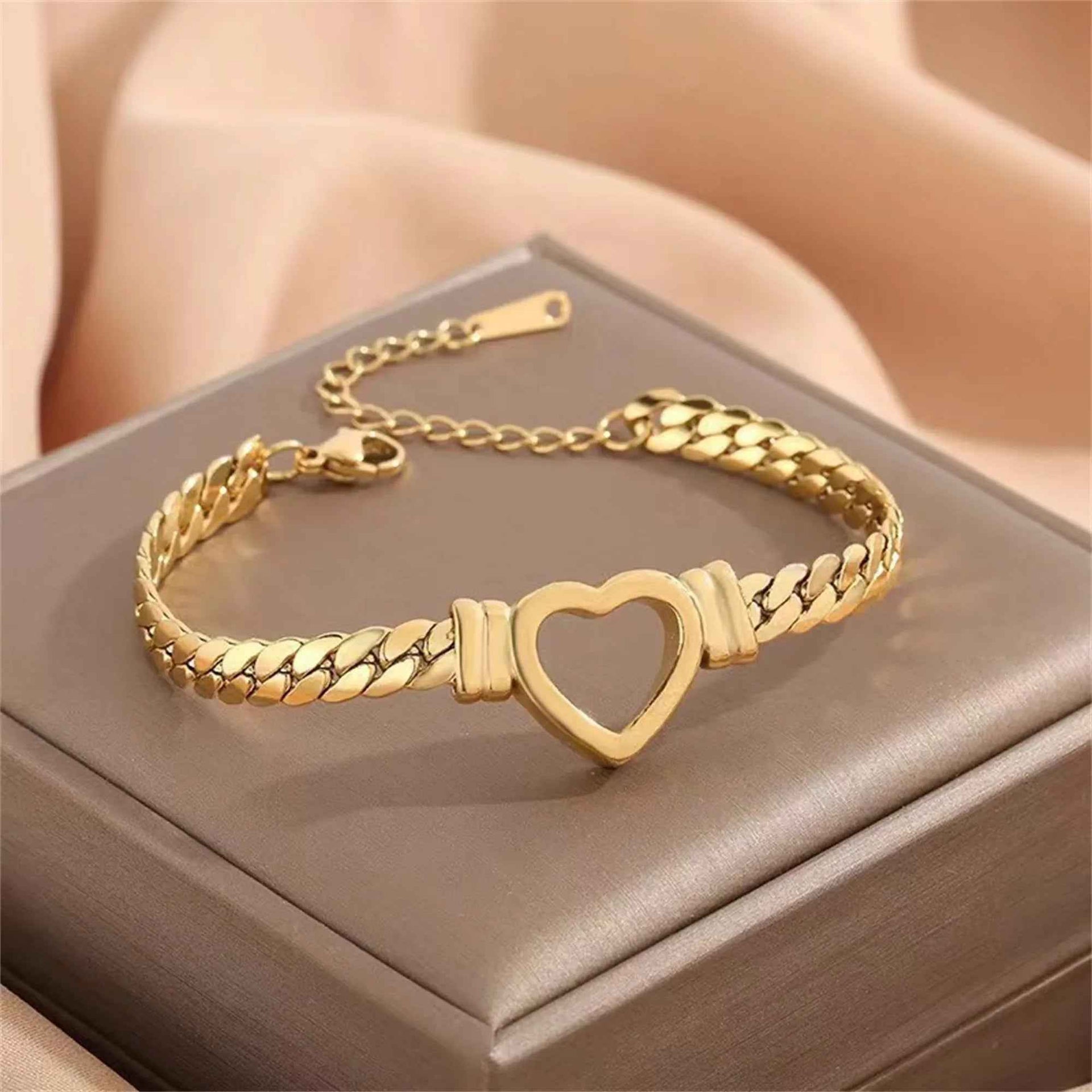 personalized jewelry set necklace bracelet titanium women